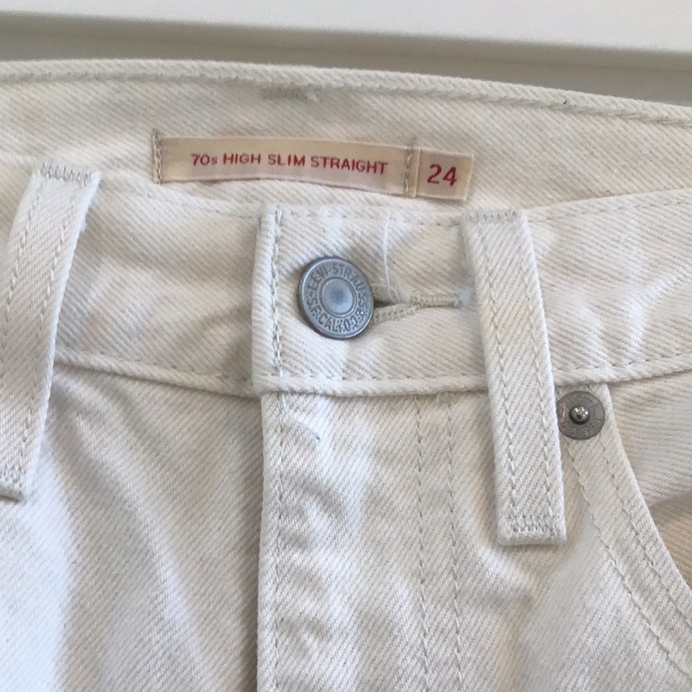 Cream Levi’s 70s High Slim Straight Jeans